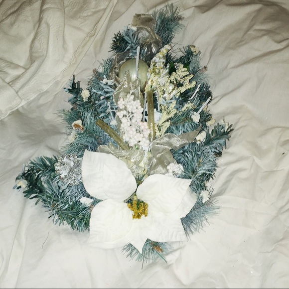 NEW Blue/White Winter Christmas Holiday Floral Spray Hangable Centerpiece 🎉HP🎉 - Picture 13 of 16